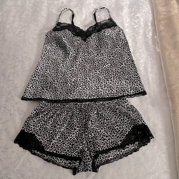 Victoria's Secret Other - NWOT Victoria’s Secret Pajama Set XS